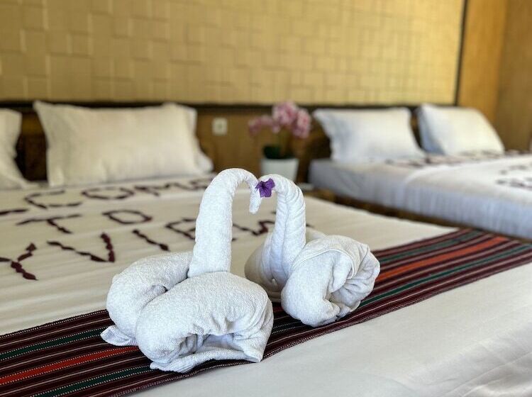 Bayview Beach Resort East Lombok