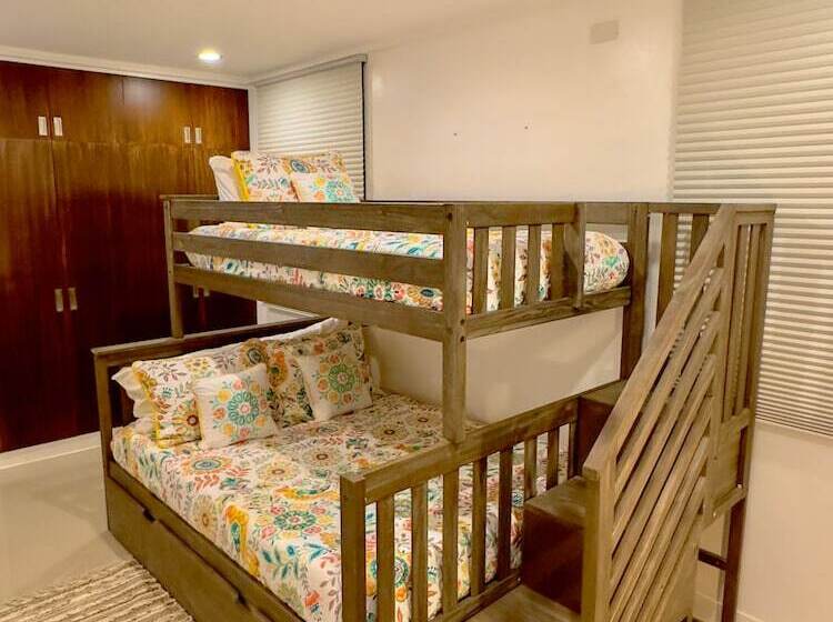 تختخواب و صبحانه Adora S Place   Luxury Suite