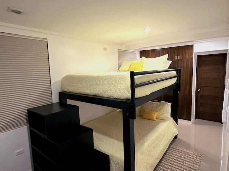 تختخواب و صبحانه Adora S Place   Luxury Suite