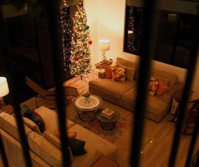 تختخواب و صبحانه Adora S Place   Luxury Suite