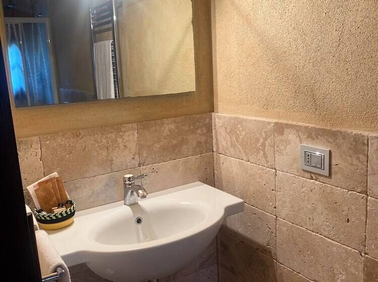 Room In B&b Sottotono Agriturismo With Swimming Pool On Florence Surrounded By Greenery