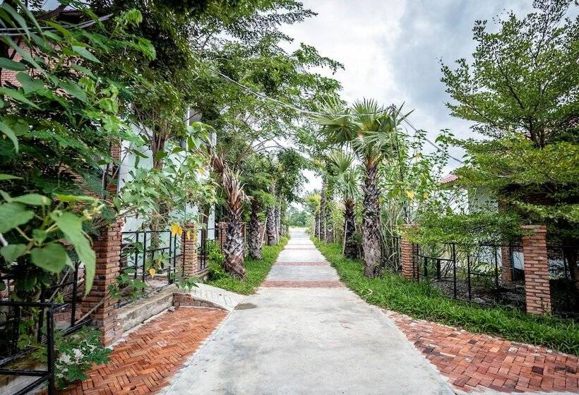 مبيت وإفطار Bat Rice Resort