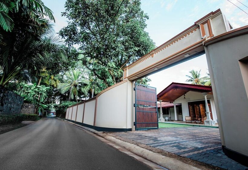 مبيت وإفطار Beru Villa