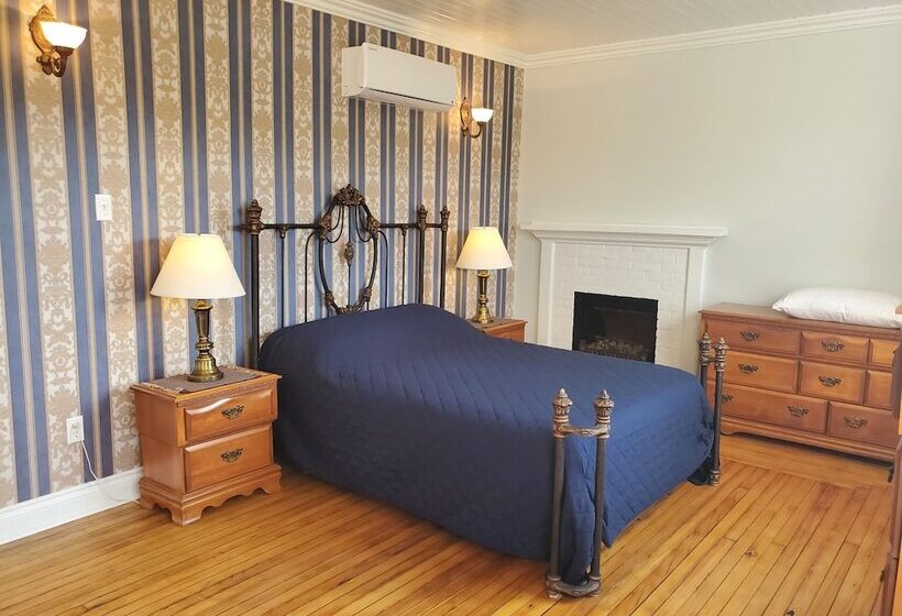 민박 Capharnaüm Gîte   Boutique   Café