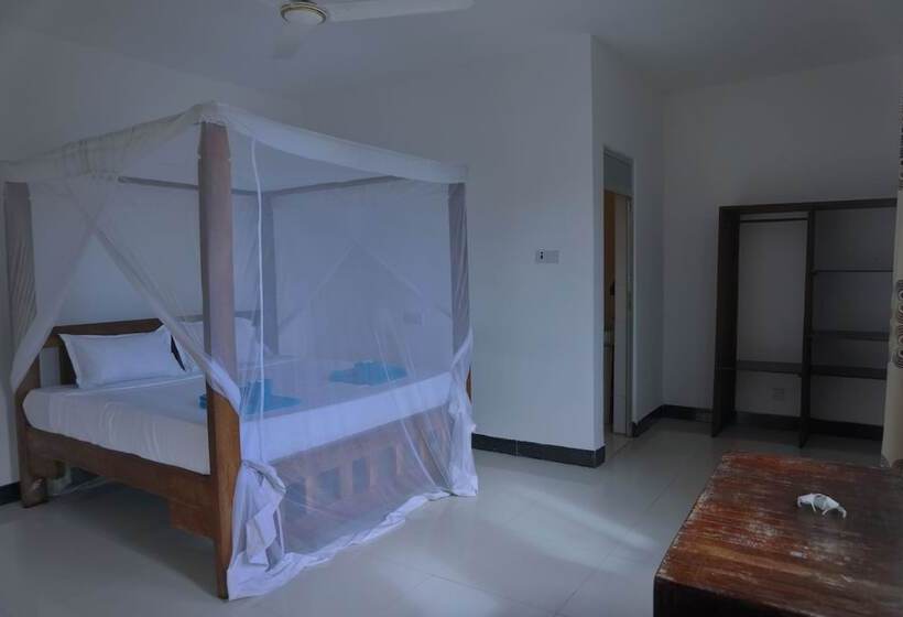 Bed and Breakfast Cocolala Beach House