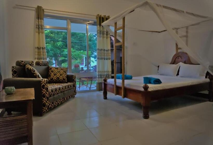 Bed and Breakfast Cocolala Beach House