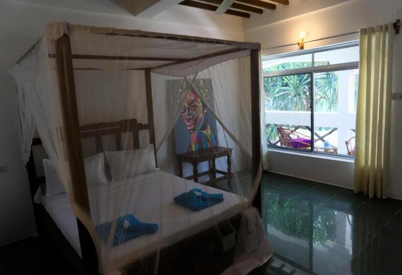 Bed and Breakfast Cocolala Beach House