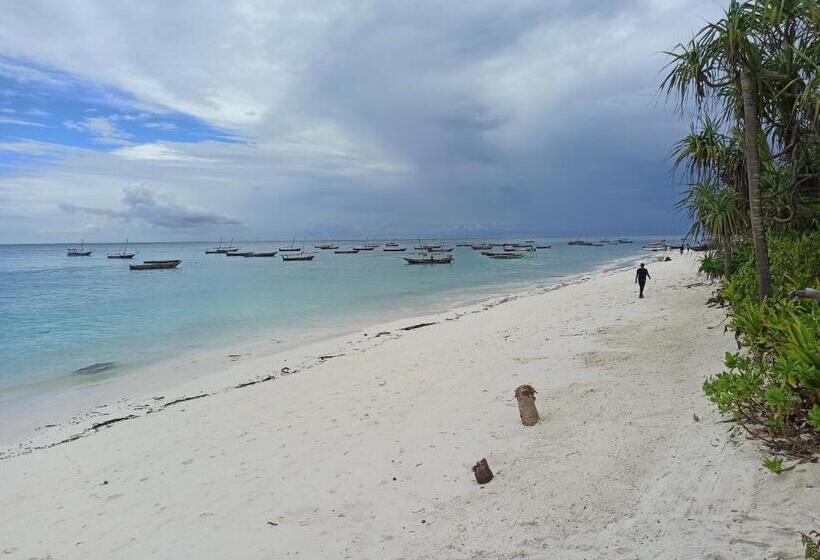 Bed and Breakfast Cocolala Beach House