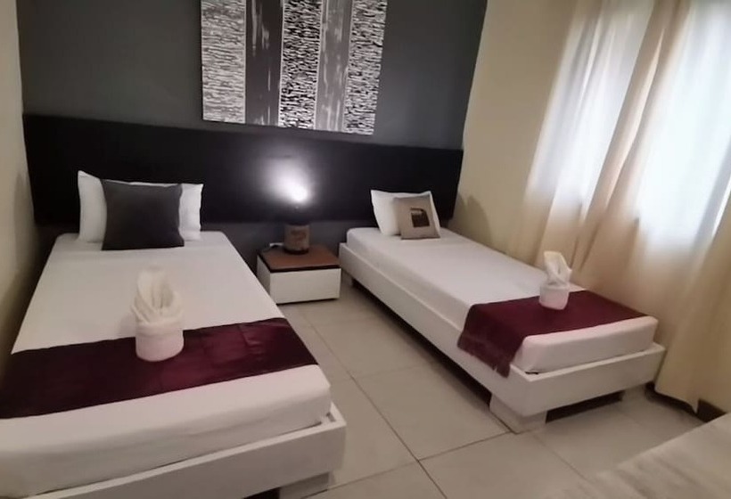 تختخواب و صبحانه Coron Town Traveller S Dormitory