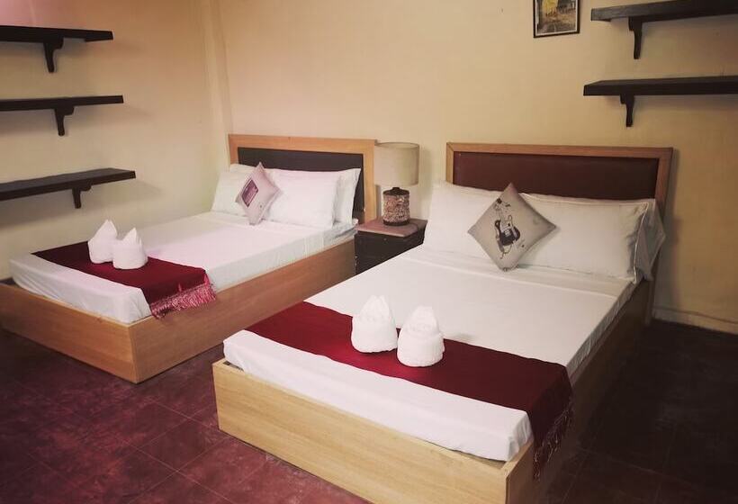 تختخواب و صبحانه Coron Town Traveller S Dormitory