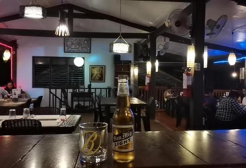 تختخواب و صبحانه Coron Town Traveller S Dormitory