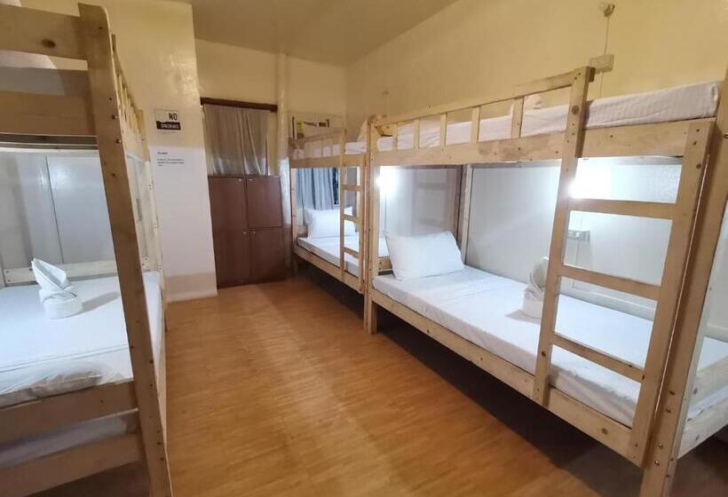 تختخواب و صبحانه Coron Town Traveller S Dormitory