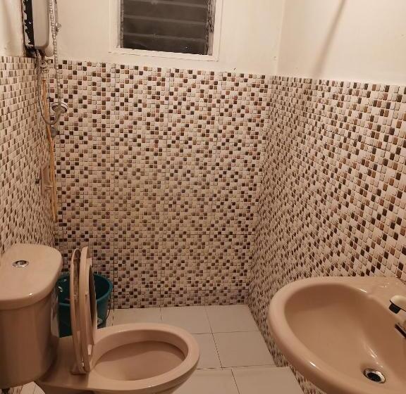 تختخواب و صبحانه Coron Town Traveller S Dormitory