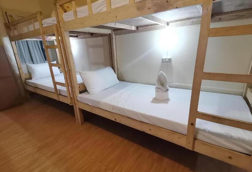 تختخواب و صبحانه Coron Town Traveller S Dormitory