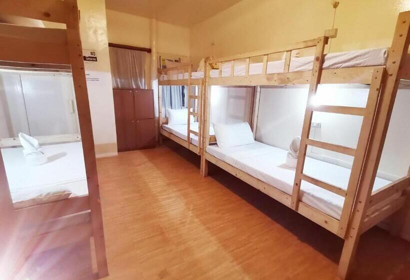 تختخواب و صبحانه Coron Town Traveller S Dormitory