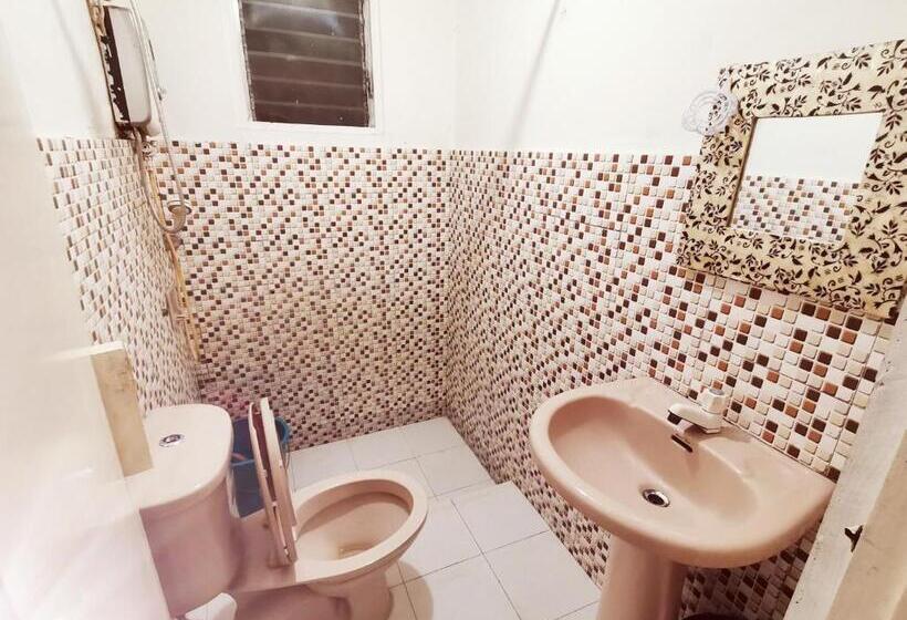 تختخواب و صبحانه Coron Town Traveller S Dormitory