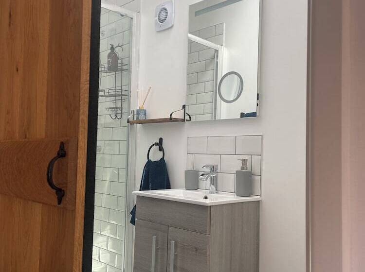 مبيت وإفطار Lakeview Studios