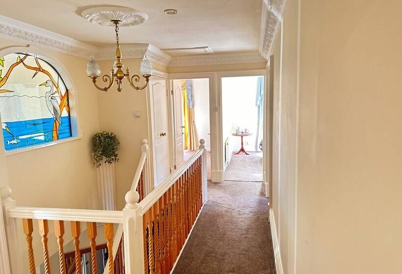 مبيت وإفطار Reemdale