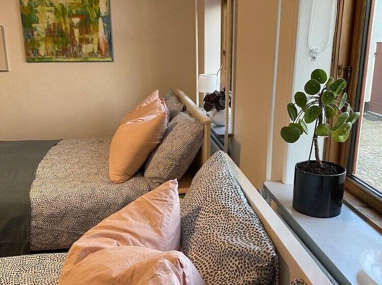 تختخواب و صبحانه Stay Billund