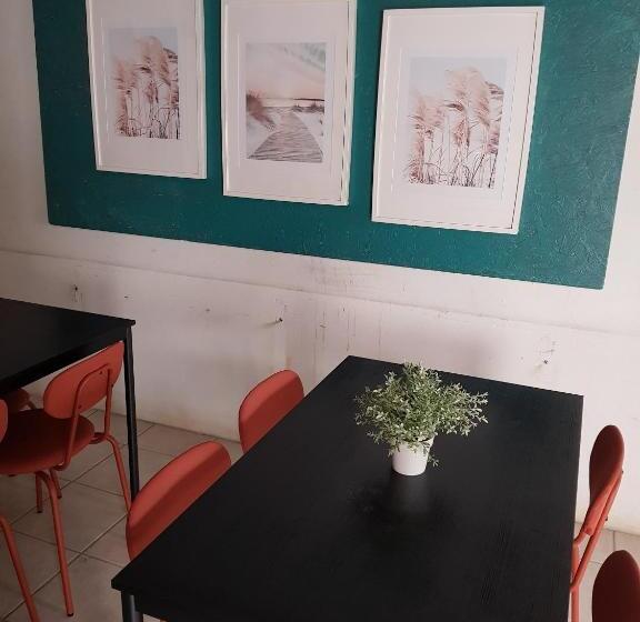 تختخواب و صبحانه Stay Billund