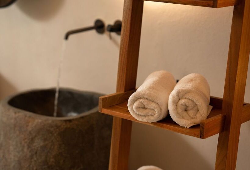 تختخواب و صبحانه Twentyone Suites