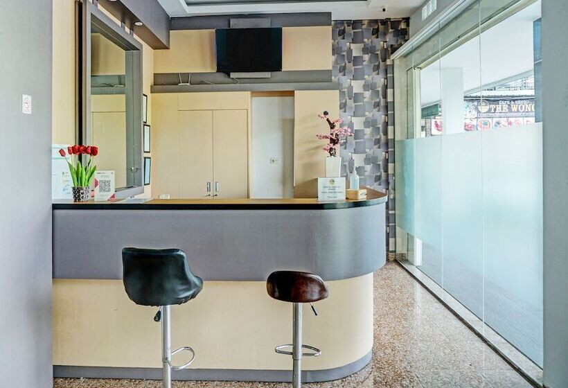 Collection O 92152 Hotel The Wong