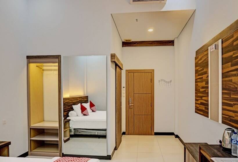 Collection O 92152 Hotel The Wong