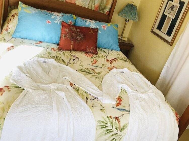 Coral Cove Inn