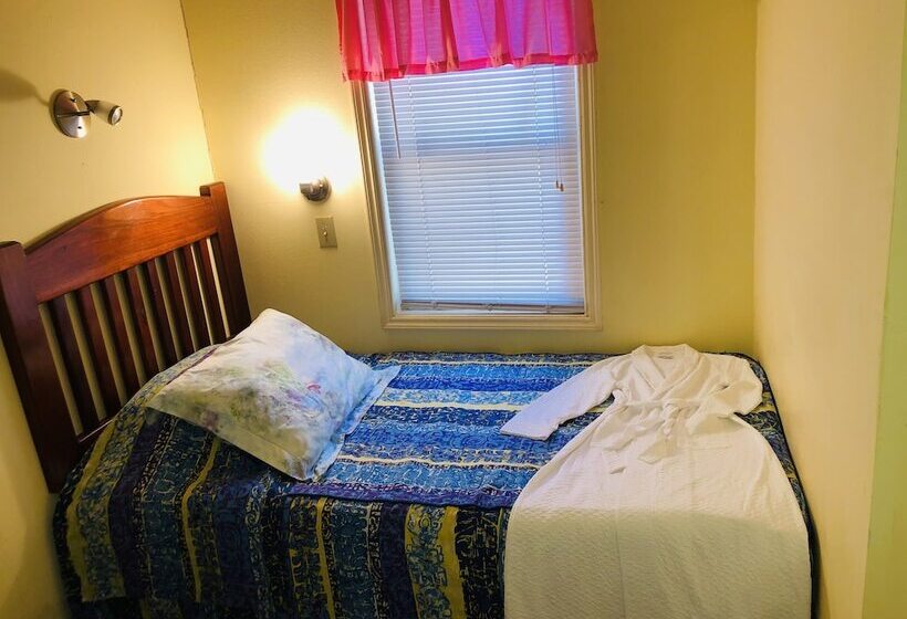Coral Cove Inn