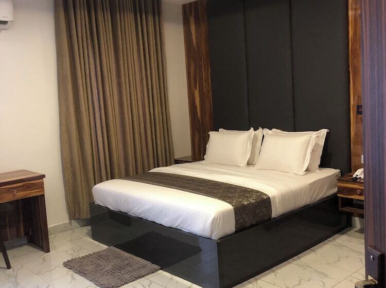 De James Hotels & Suites