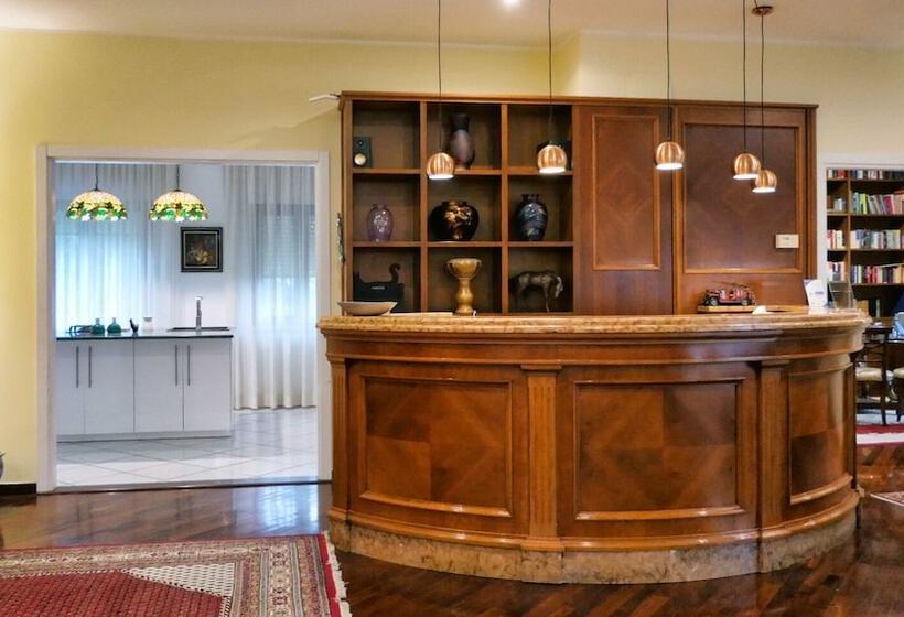 Erania Rooms & Apartments