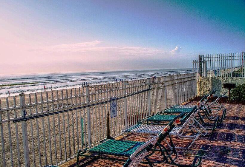 Harbour Beach Resort 811