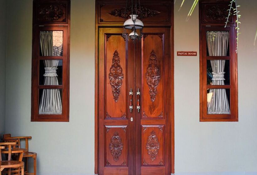 Хостел Ndalem Mataram