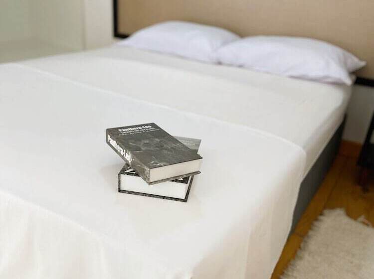 簡易ホテル Pousada Atenas