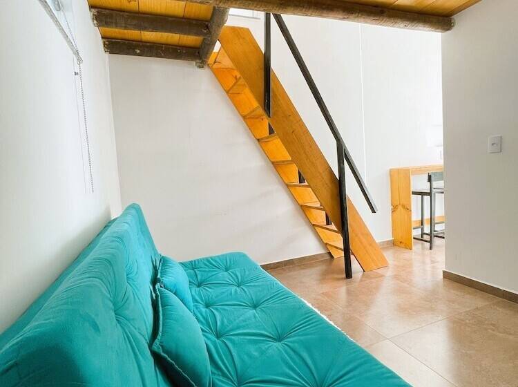 簡易ホテル Pousada Atenas