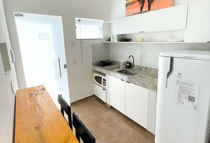 簡易ホテル Pousada Atenas