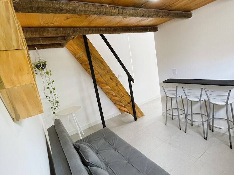 簡易ホテル Pousada Atenas