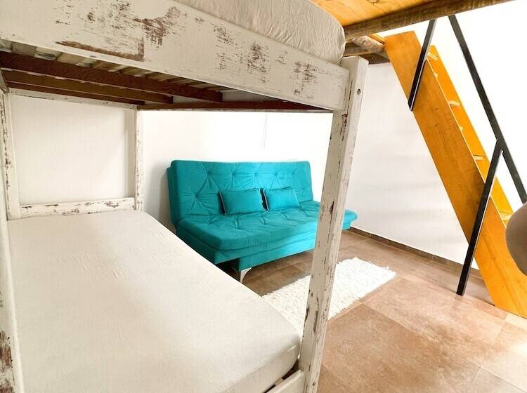 簡易ホテル Pousada Atenas