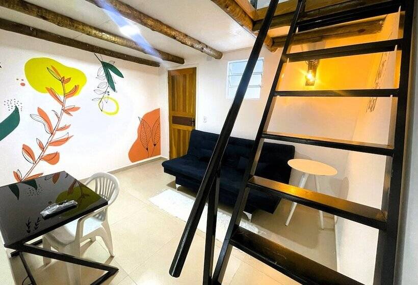 簡易ホテル Pousada Atenas