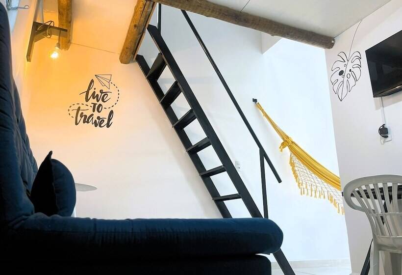 簡易ホテル Pousada Atenas