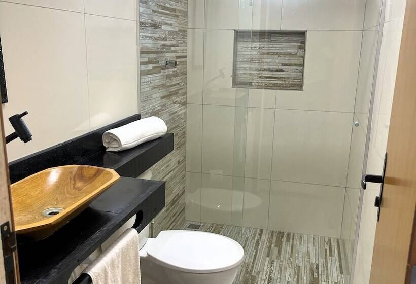 簡易ホテル Pousada Atenas