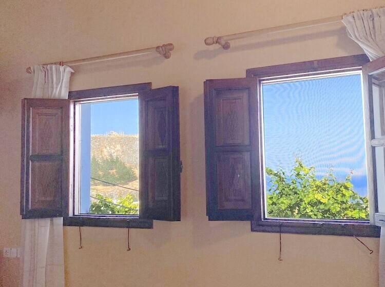 酒店 Arte Lindos Suites