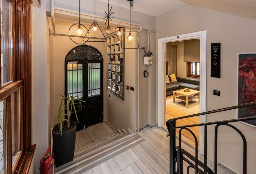 Отель Bguest Pera Suites