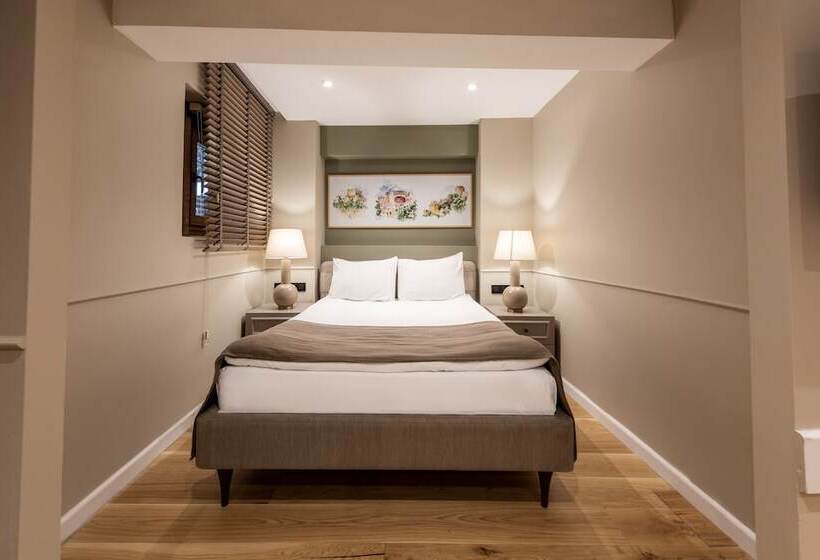 Отель Bguest Pera Suites