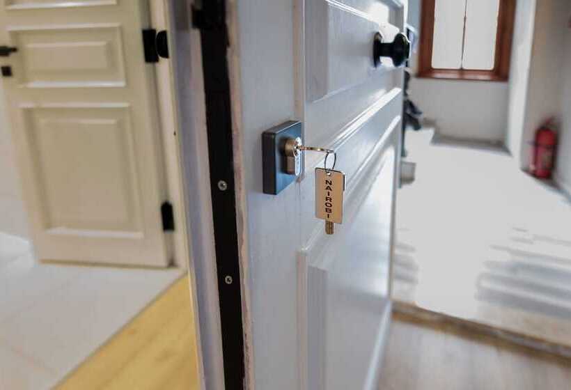 Отель Bguest Pera Suites