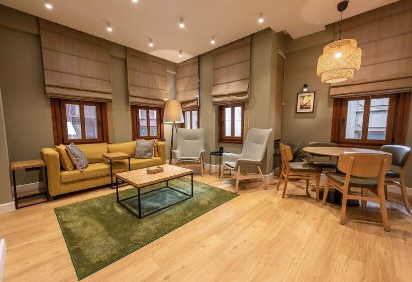 Отель Bguest Pera Suites