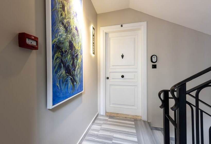 Отель Bguest Pera Suites