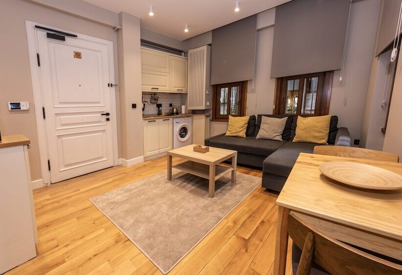 Отель Bguest Pera Suites