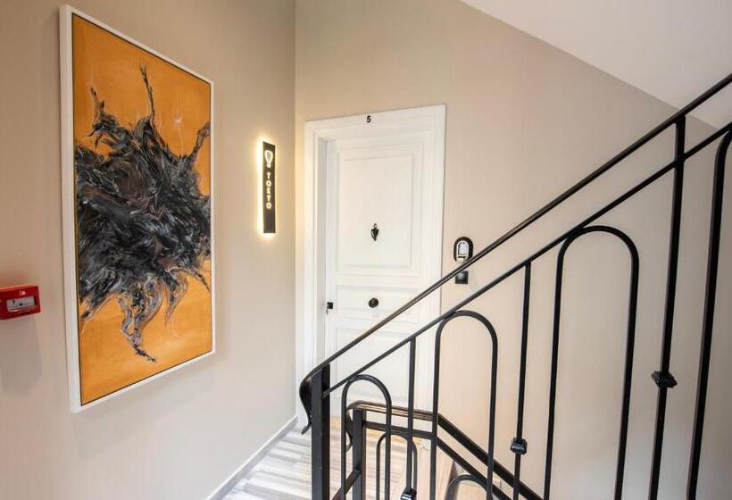 Отель Bguest Pera Suites