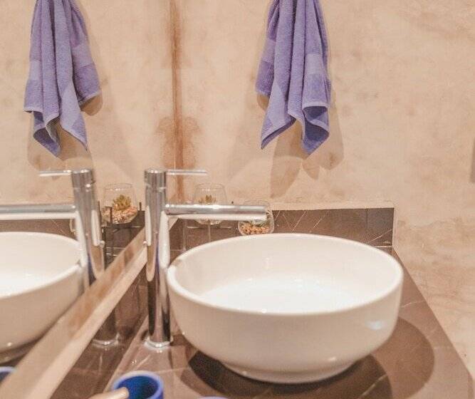 هتل Boutique Casa Mocheta